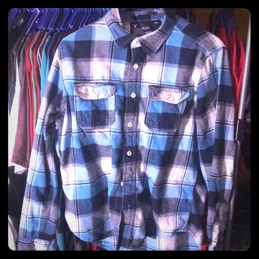 American Eagle. Medium Button Down.